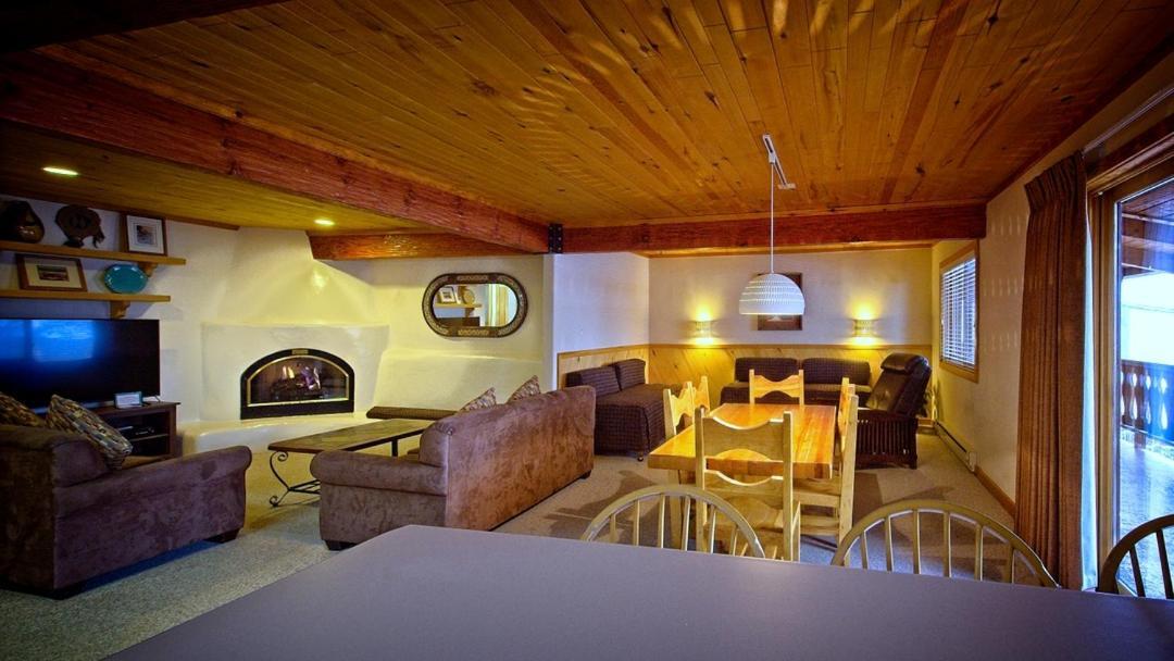 Sitzmark Sports Lodge Red River Kültér fotó